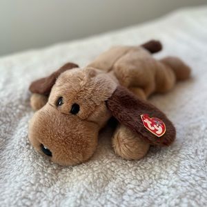 Bones the hound dog beanie Buddy - Good condition - with heart tag